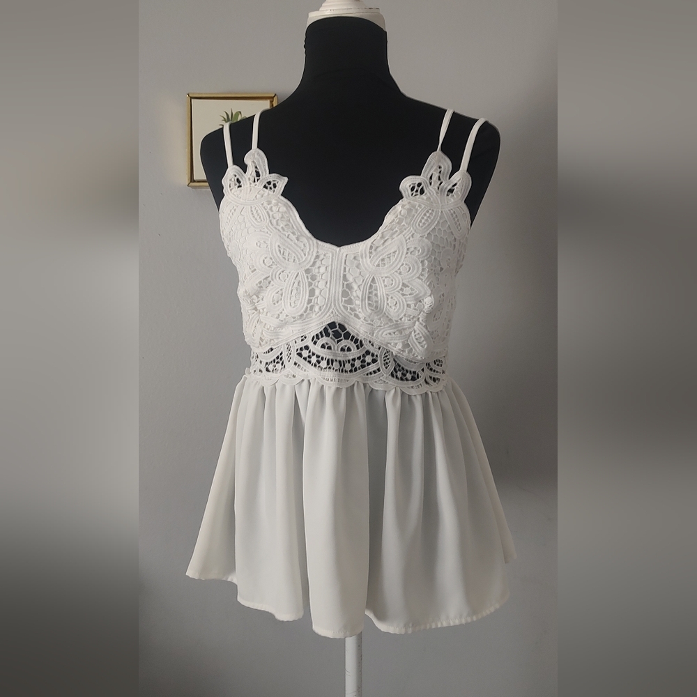 Top Women GirlWillow Root  Color White Size Medium Sleeveless New With Out Tags